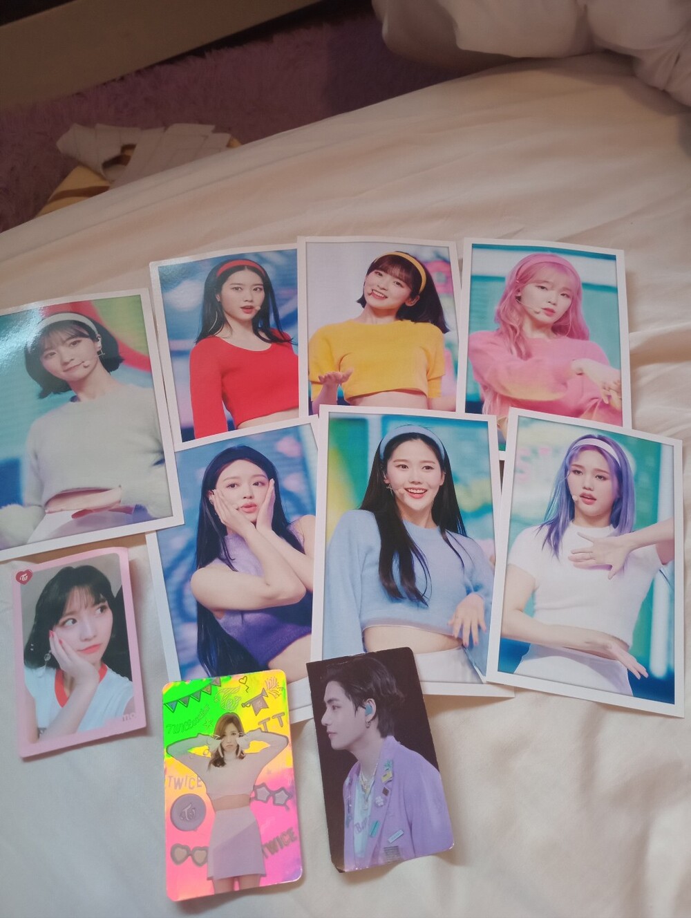 Oh My Girl Postcards + Kpop Photocard Lot